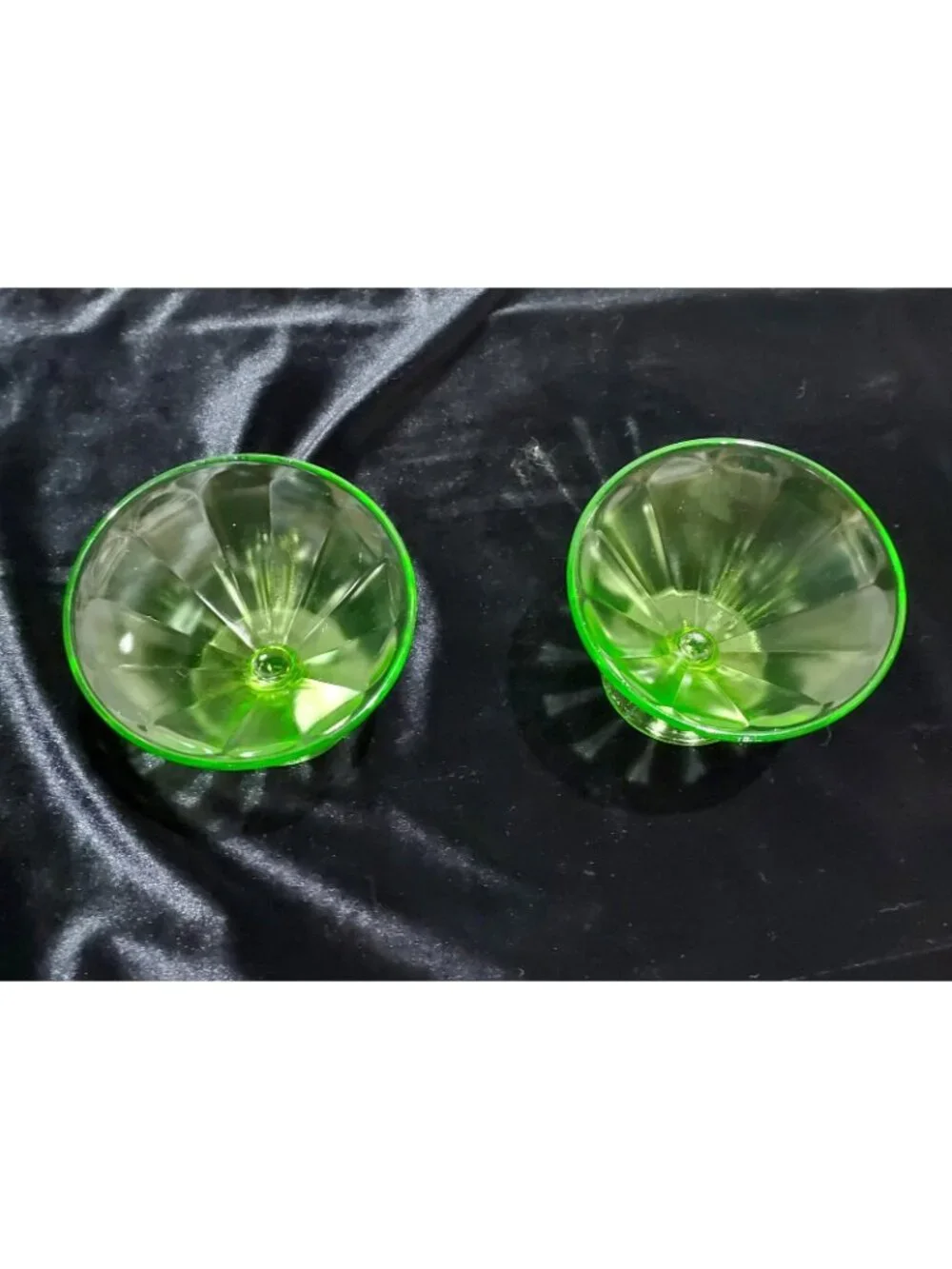 Federal Glass Company Pudding Custard Sherbet 2 Cups Glowy Depression Green - Picture 8 of 16